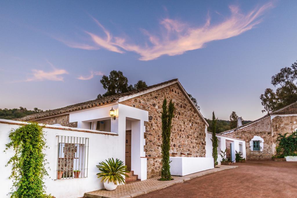 Balneario Aguas De Villaharta ภายนอก รูปภาพ